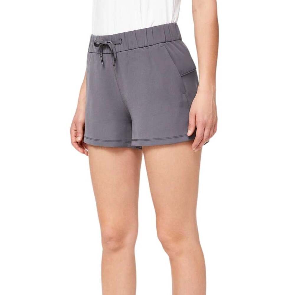 Lululemon On The Fly Short *Woven *2.5" Moonwalk Grey Size 4 Golf Summer Beach